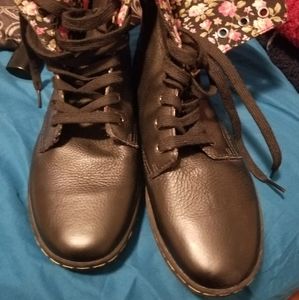 Dr.Martens Women's Leyton Boot